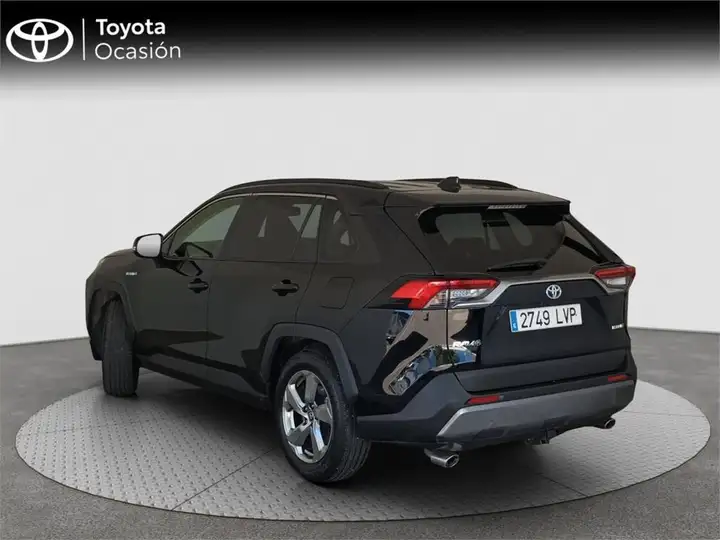 Toyota RAV4 2021, foto 2