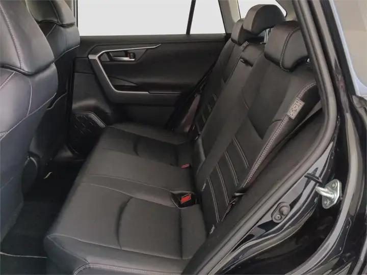 Toyota RAV4 2021, foto 11