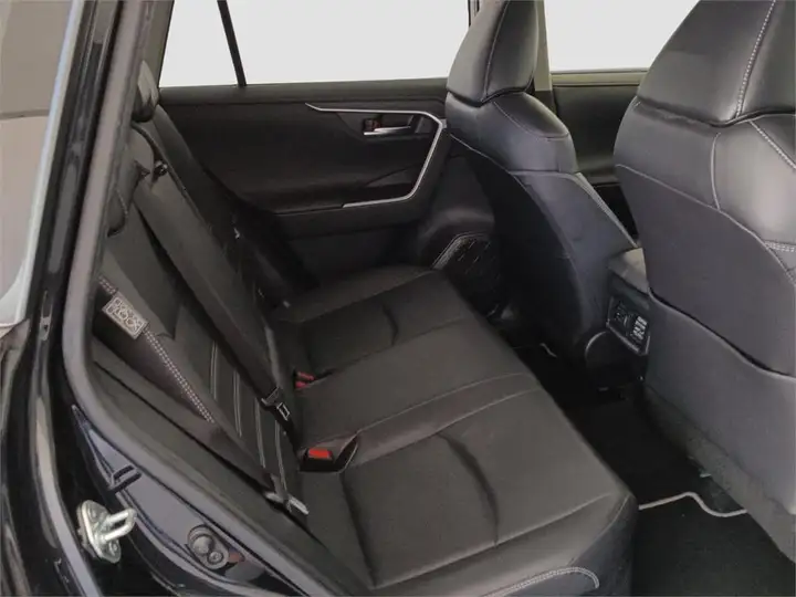 Toyota RAV4 2021, foto 7