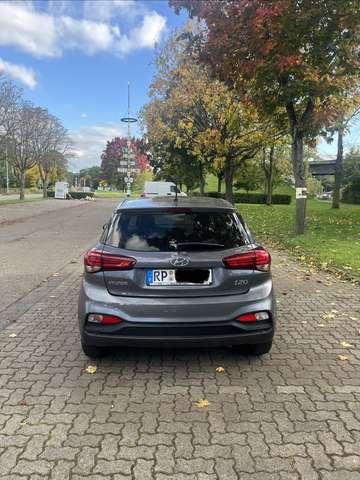Hyundai i20 blue 1.0 T-GDI YES!