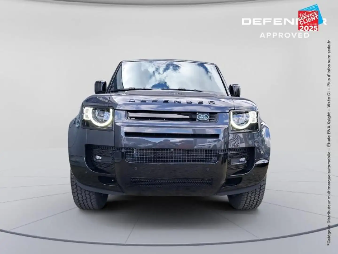 Land Rover Defender 90 3.0 D250 Hard Top X-Dynamic SE Grijs - 2