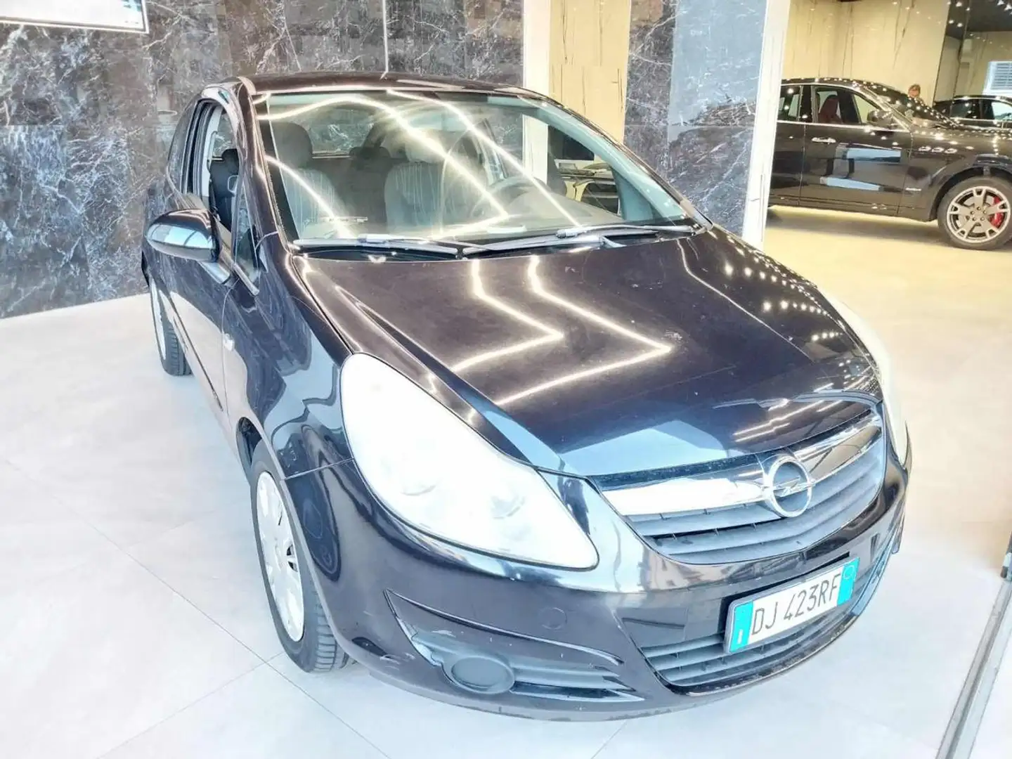 Opel Corsa 1.0 12V 3 porte Club Nero - 2