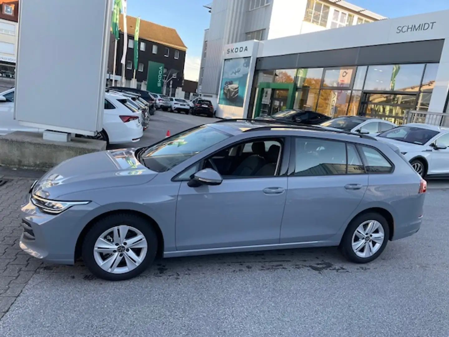 Volkswagen Golf VIII Variant Life AHK R-Kamera Navi Head-up-Dis... Grau - 2