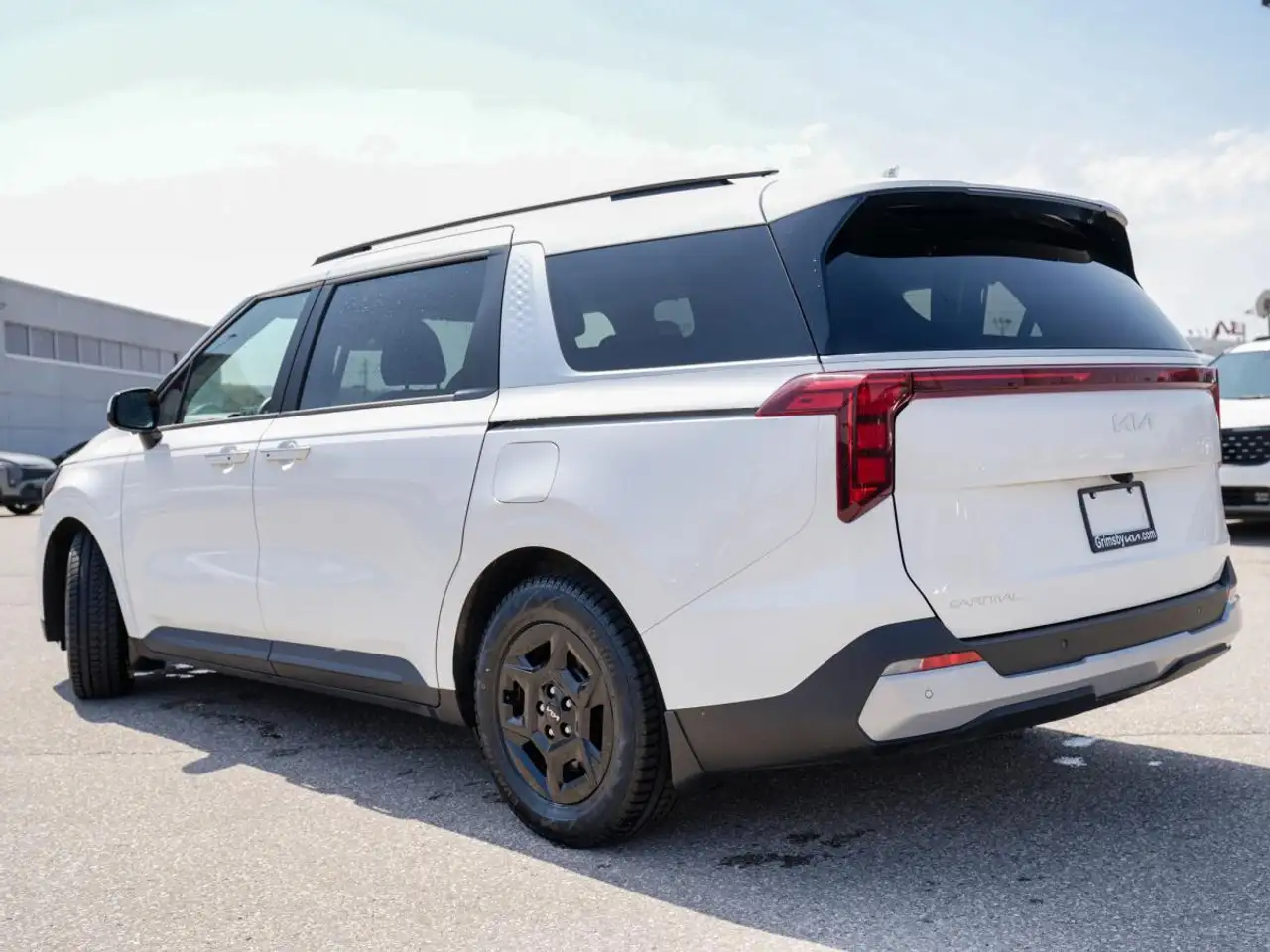 Kia Carnival снимка Kia Carnival