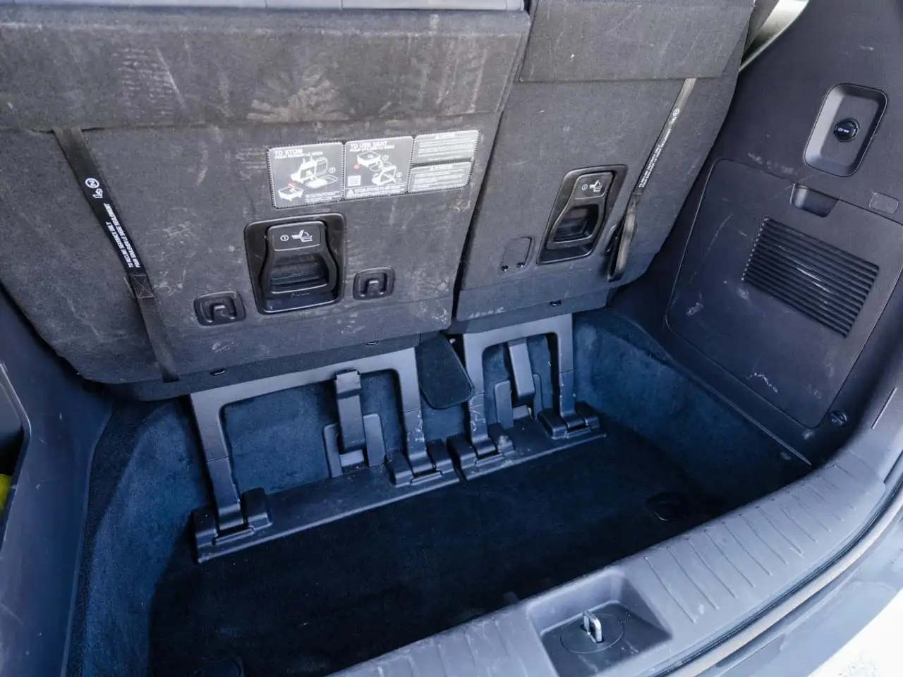 Kia Carnival снимка Kia Carnival