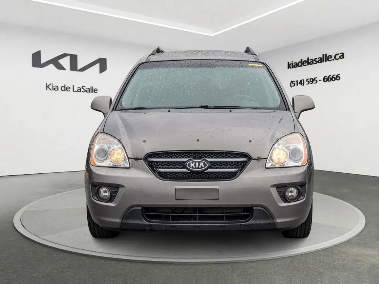 Kia Rondo снимка Kia Rondo