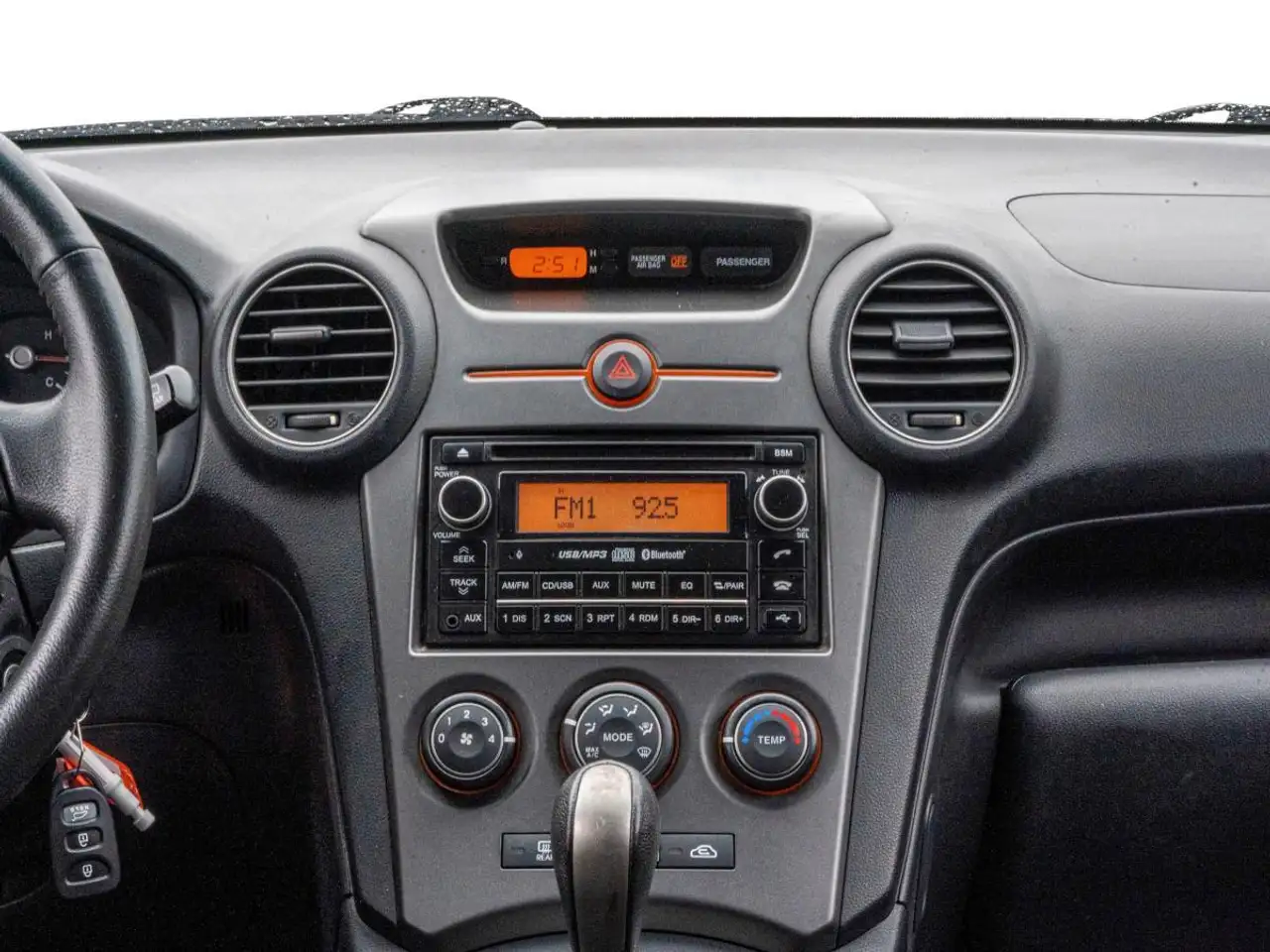 Kia Rondo снимка Kia Rondo