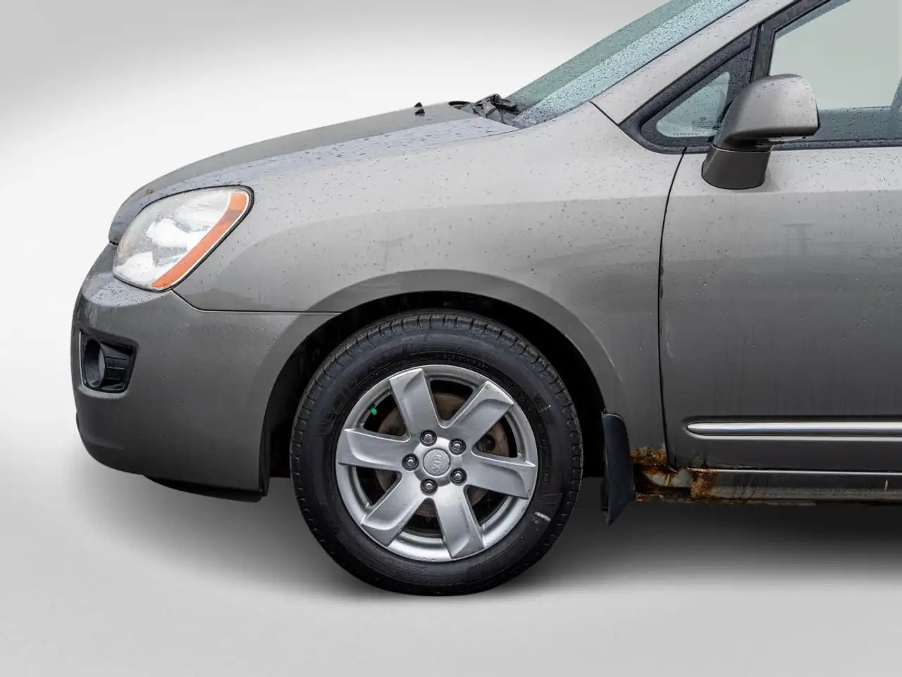 Kia Rondo снимка Kia Rondo