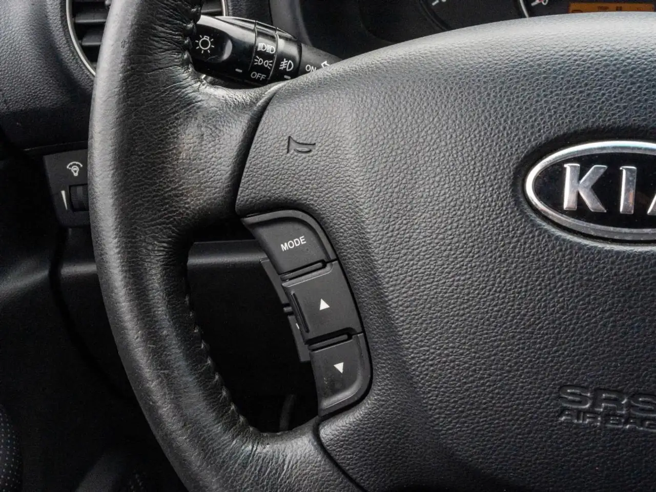 Kia Rondo снимка Kia Rondo