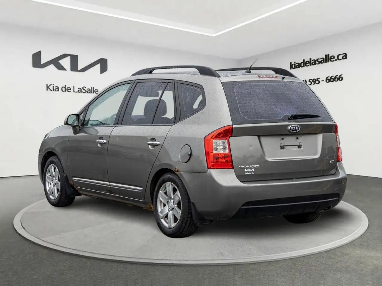 Kia Rondo снимка Kia Rondo