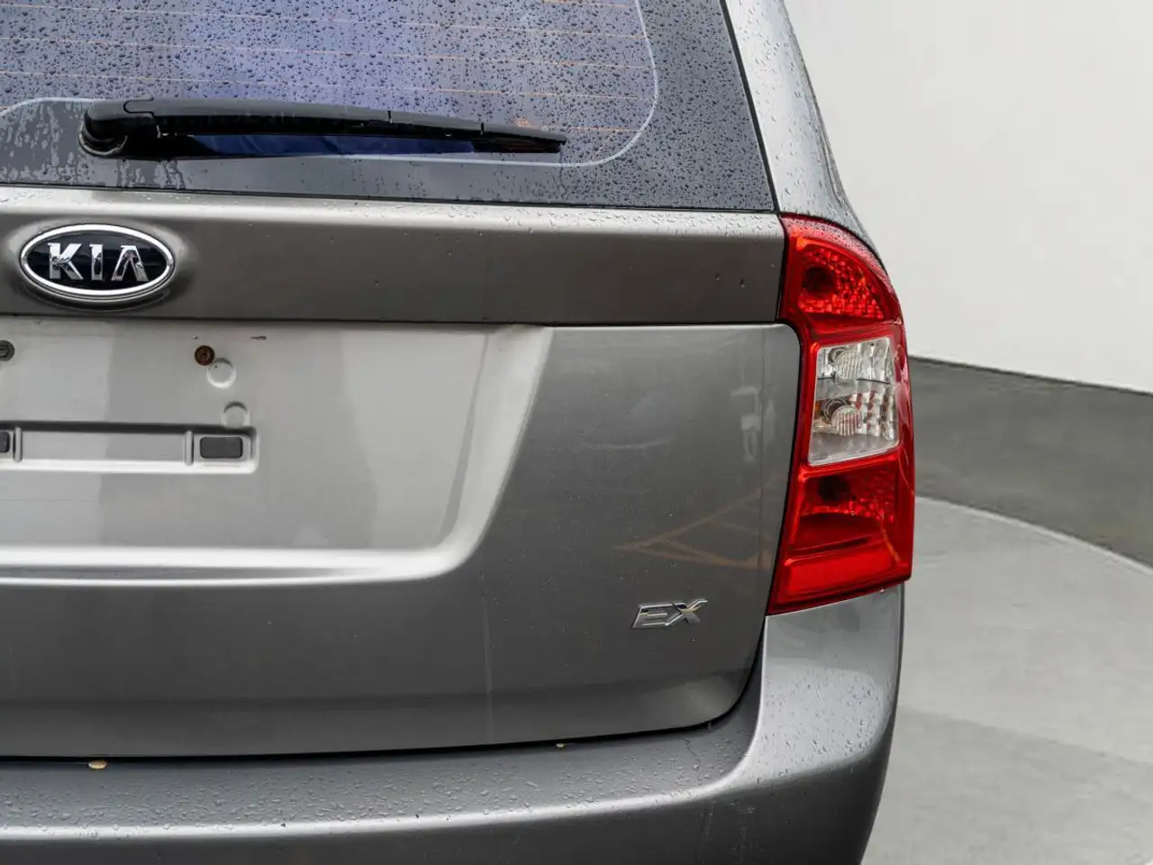 Kia Rondo снимка Kia Rondo