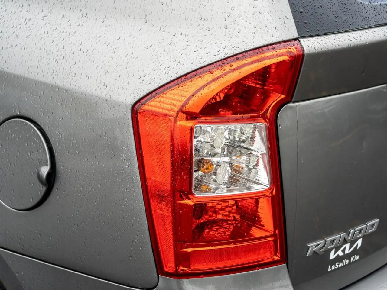 Kia Rondo снимка Kia Rondo