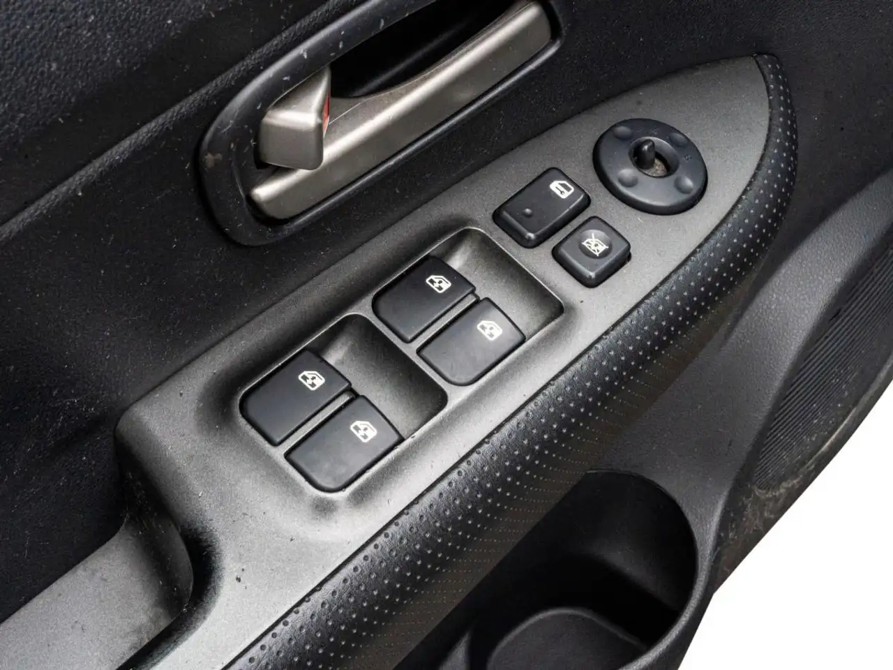 Kia Rondo снимка Kia Rondo