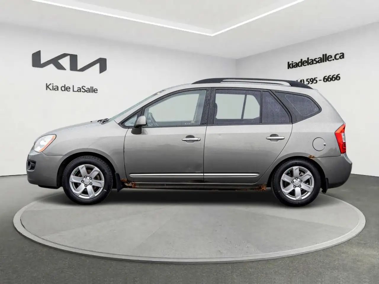 Kia Rondo снимка Kia Rondo