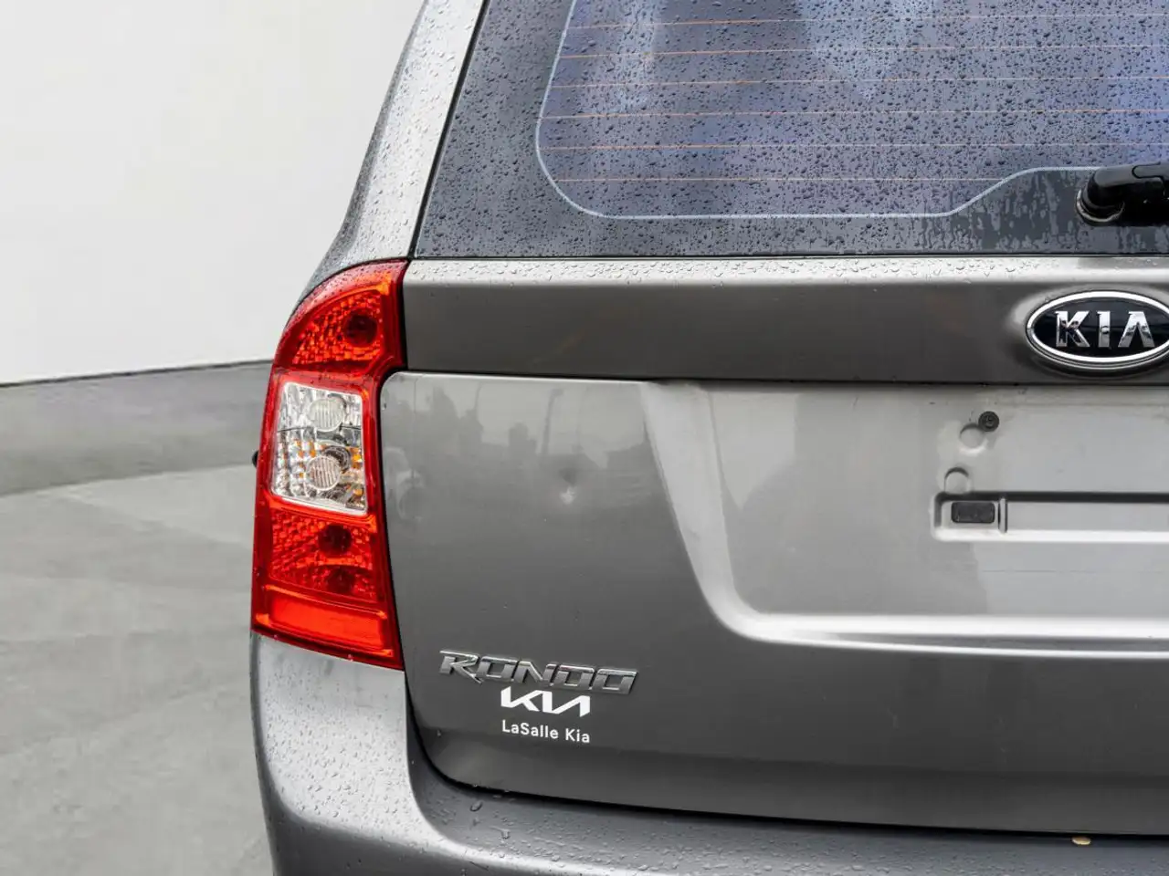 Kia Rondo снимка Kia Rondo