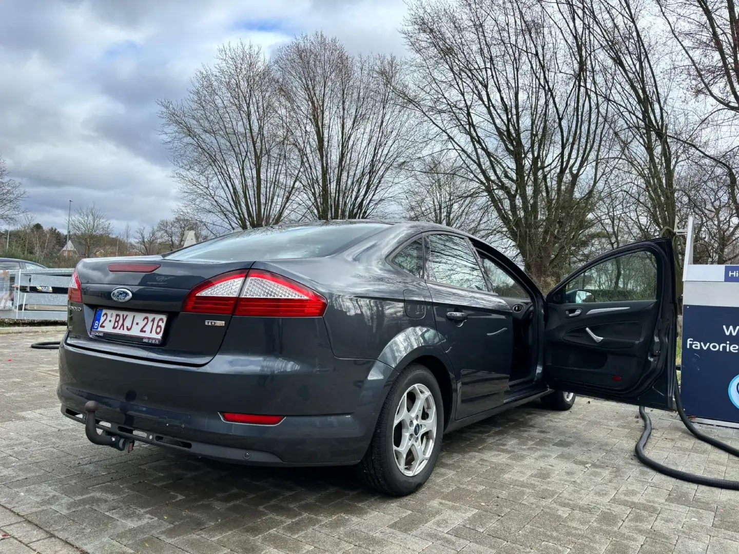 Ford Mondeo 1.8 Blauw - 2