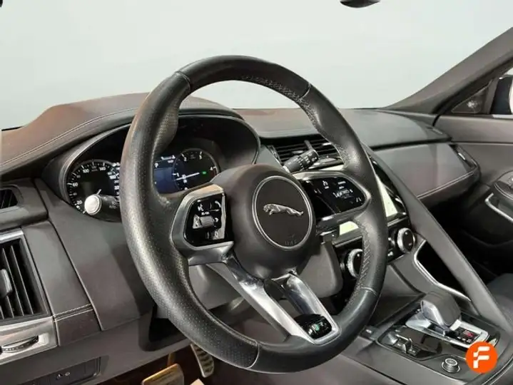 Jaguar E-Pace 2023, foto 11