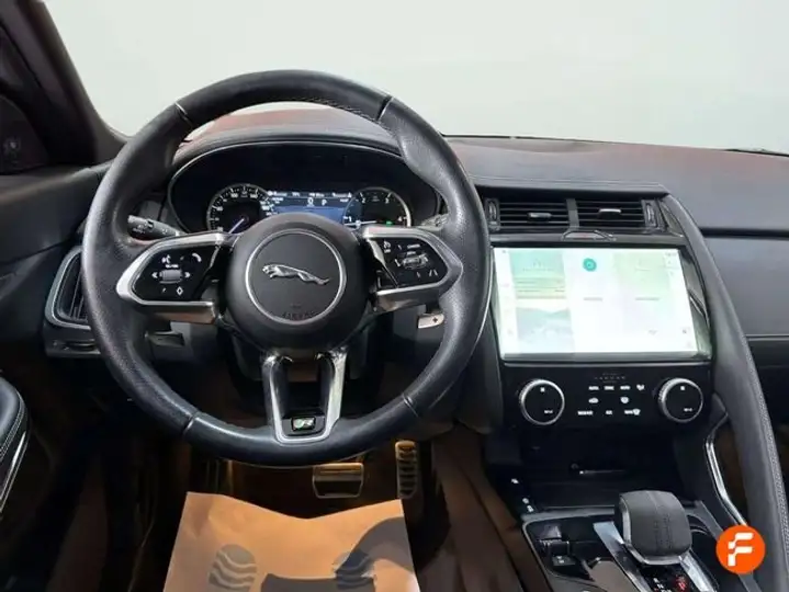 Jaguar E-Pace 2023, foto 8