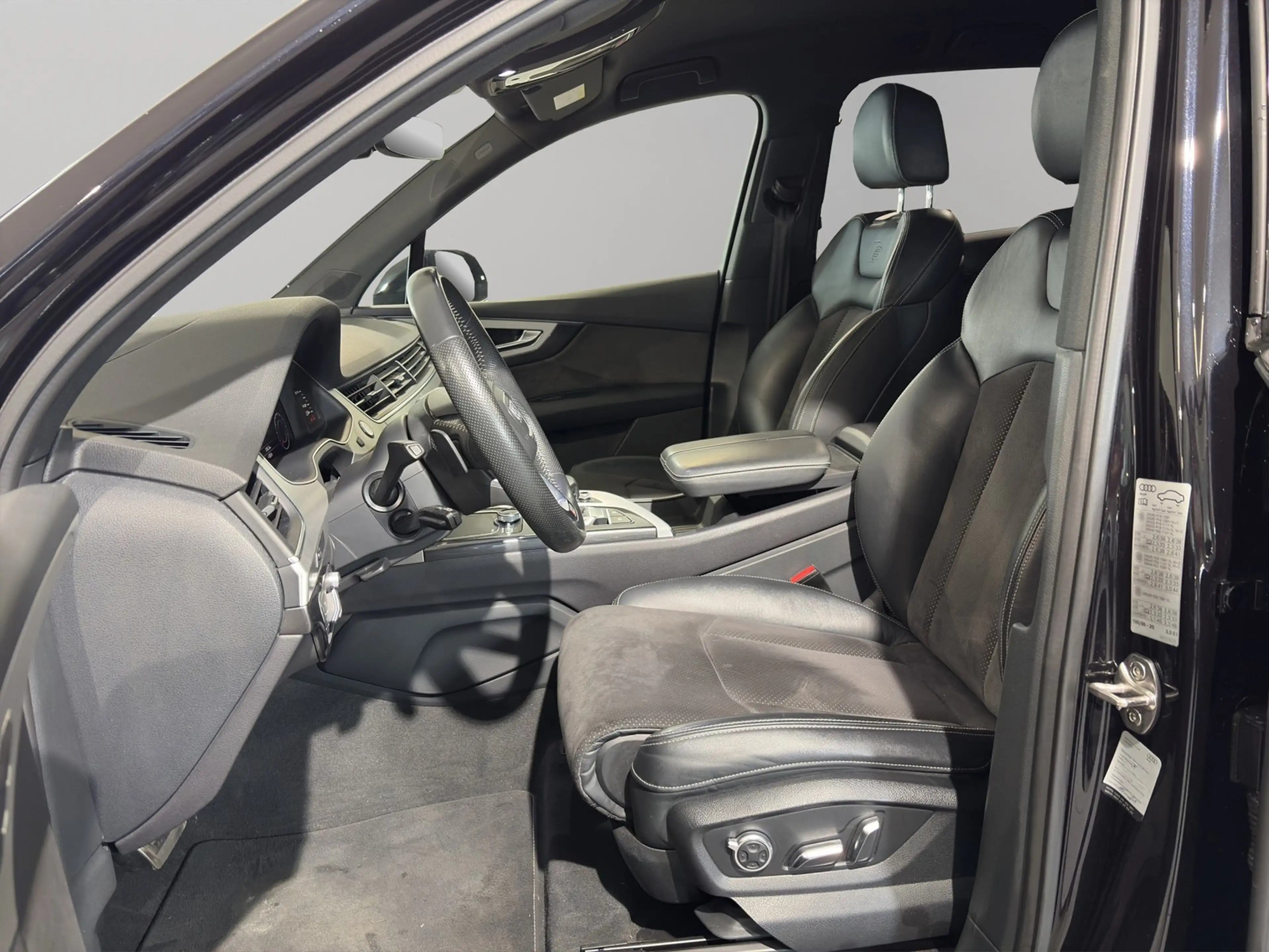 Audi Q7 50 TDI qu. S Line AHK Allradl. Standh. — photo 9