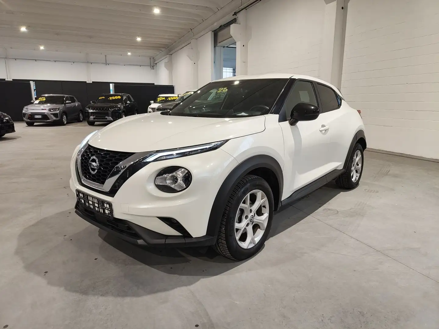 Nissan Juke 1.0 DIG-T 114cv DCT N-Connecta Weiß - 1