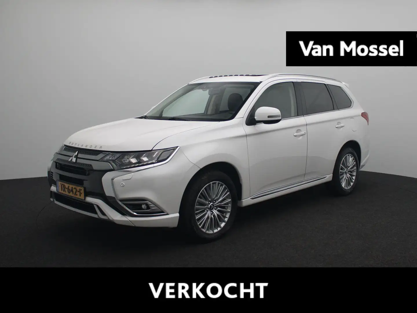 Mitsubishi Outlander 2.4 PHEV Intense+ | Navigatie | elektrisch schuifd Wit - 1