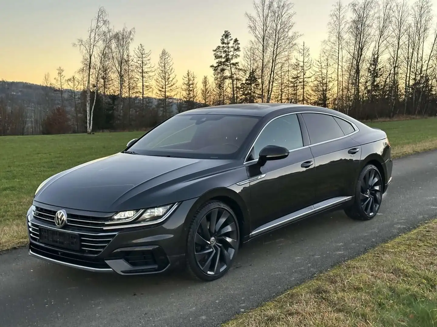 Volkswagen Arteon Arteon 2.0 TDI SCR 4Motion DSG R-Line Edition Schwarz - 1