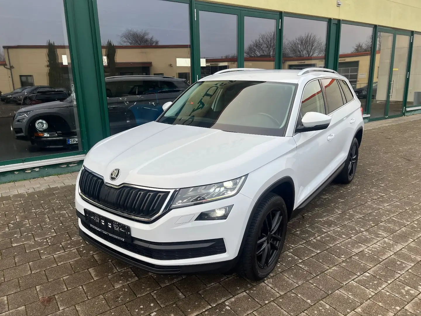 Skoda Kodiaq 2.0 TDI DSG 4x4 Style Navigation Weiß - 2