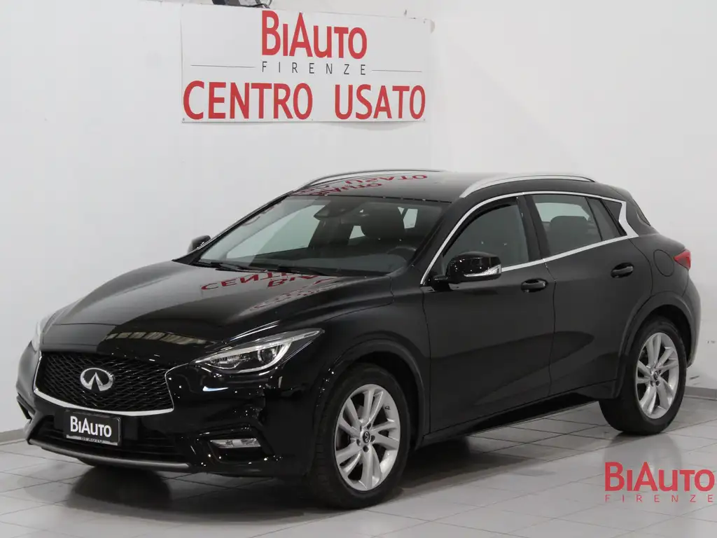 Infiniti Q30