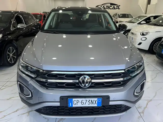 Volkswagen T-Roc view 2