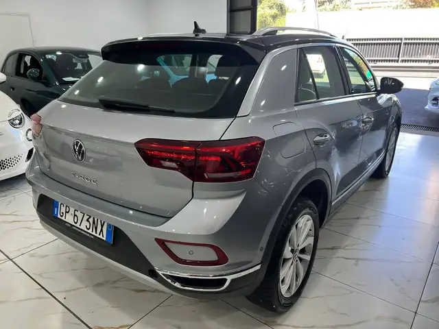 Volkswagen T-Roc view 6