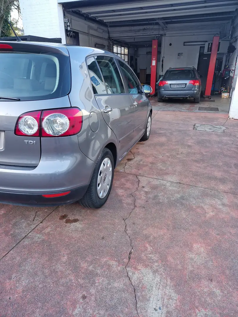 Volkswagen Golf Plus 1.9 TDi Comfortline DPF Gris - 1