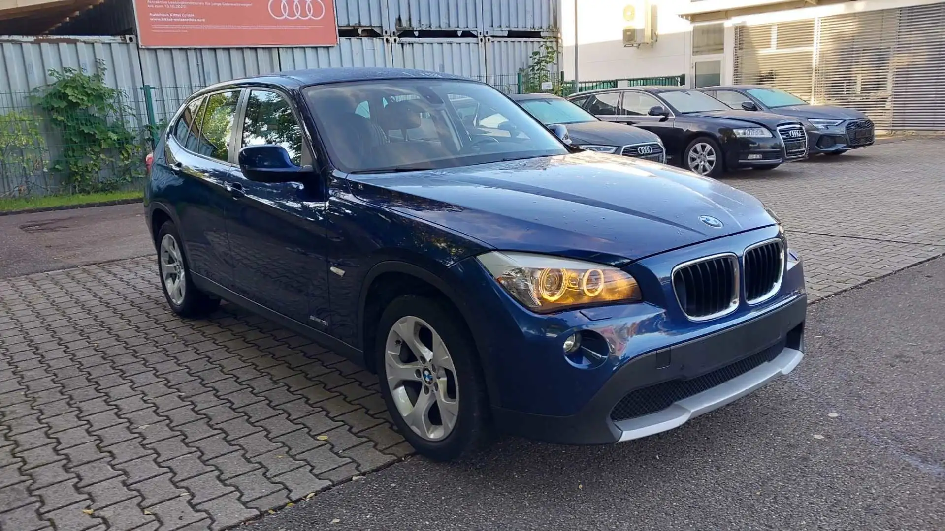 BMW X1 18 i sDrive AHK 1. Hand Blau - 2
