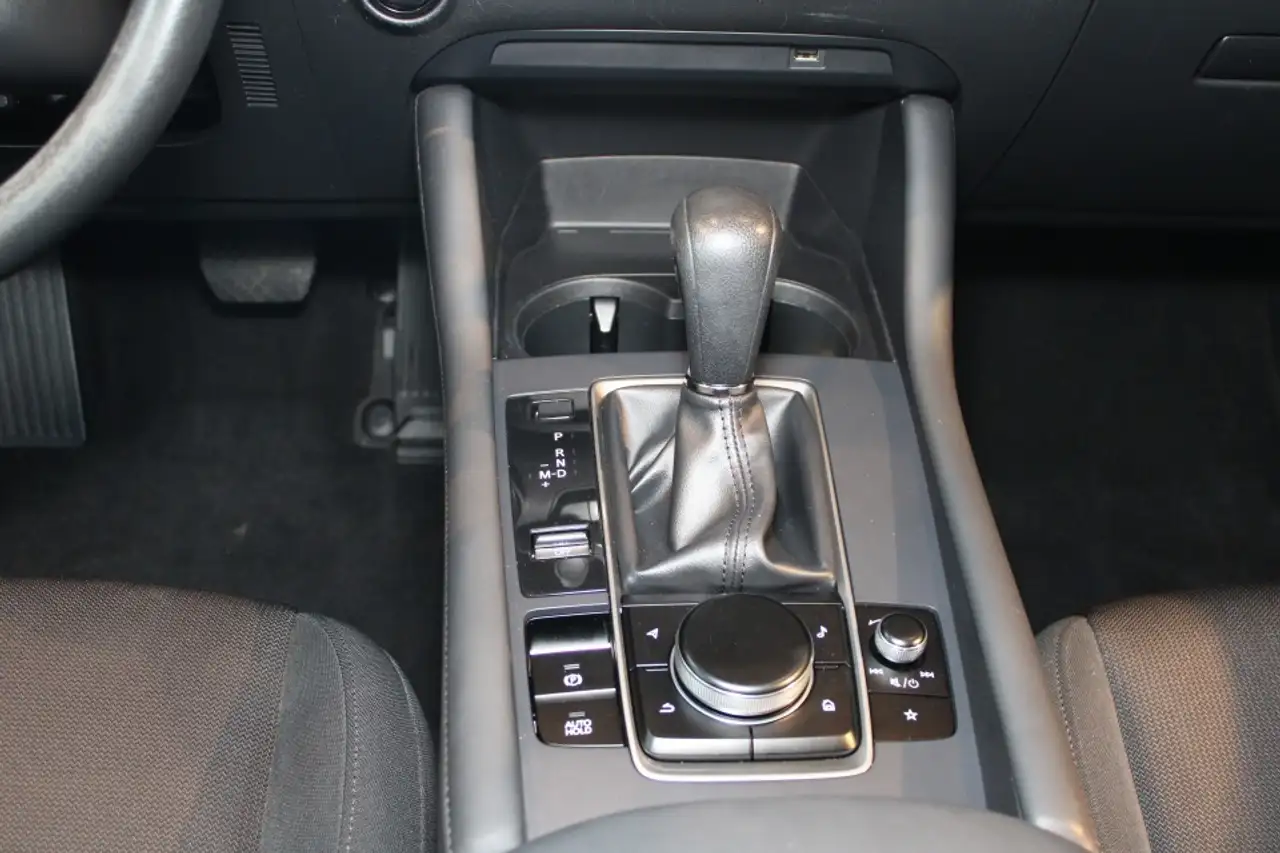 Mazda 3 снимка Mazda 3