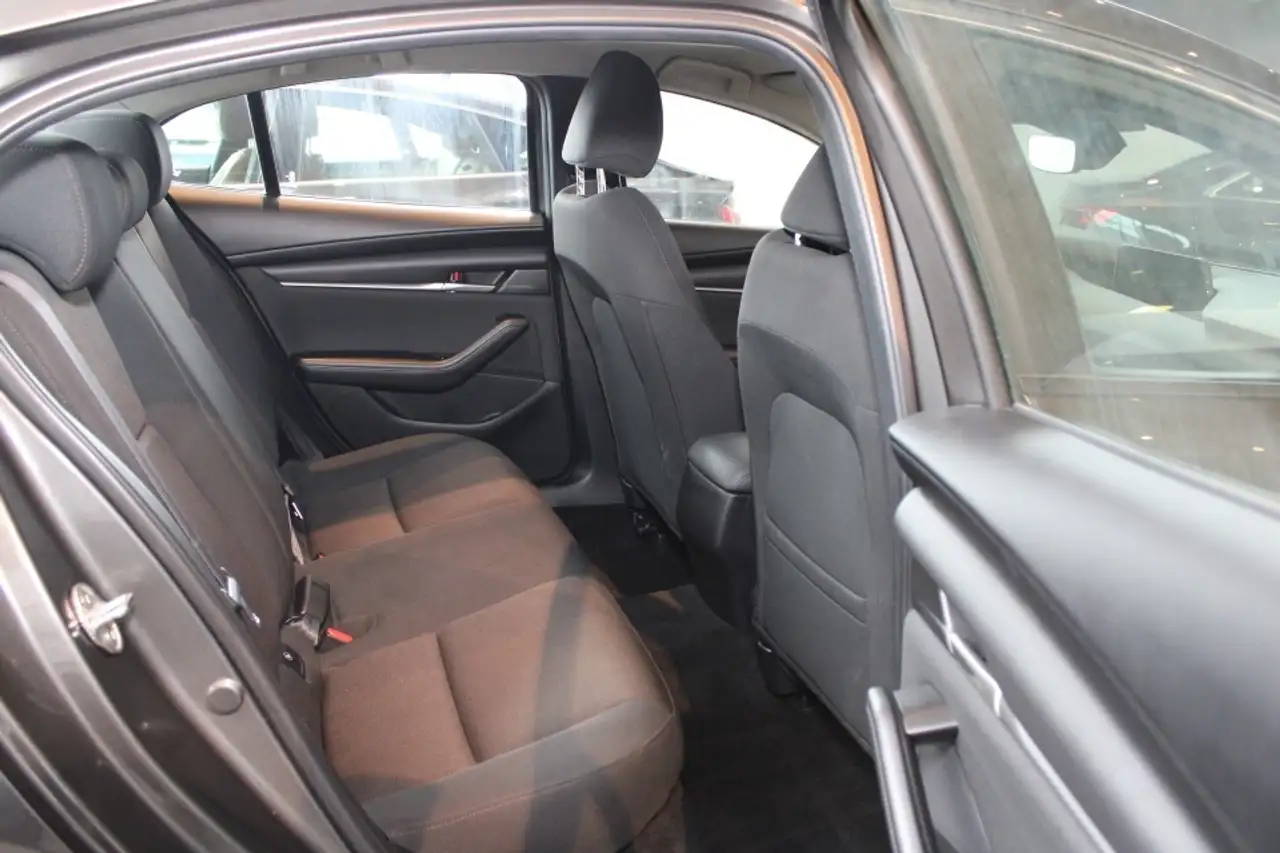 Mazda 3 снимка Mazda 3