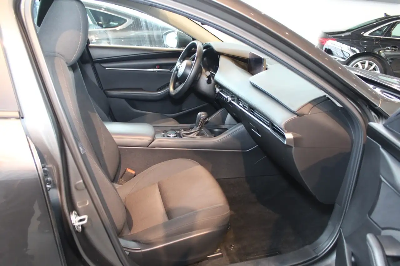 Mazda 3 снимка Mazda 3