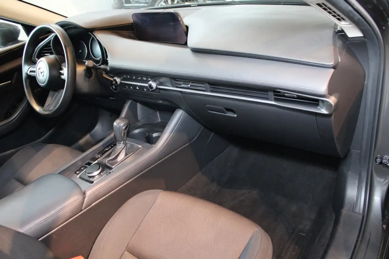 Mazda 3 снимка Mazda 3