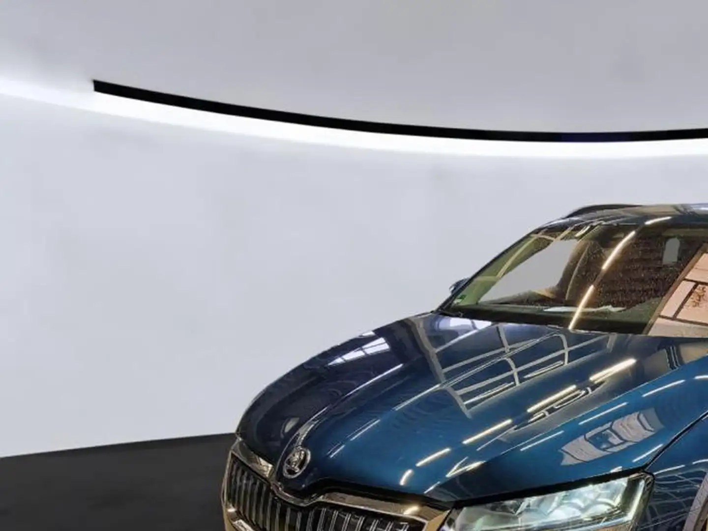 Skoda Superb Combi 1,4 electric/TSI DSG Ambition iV Blauw - 2