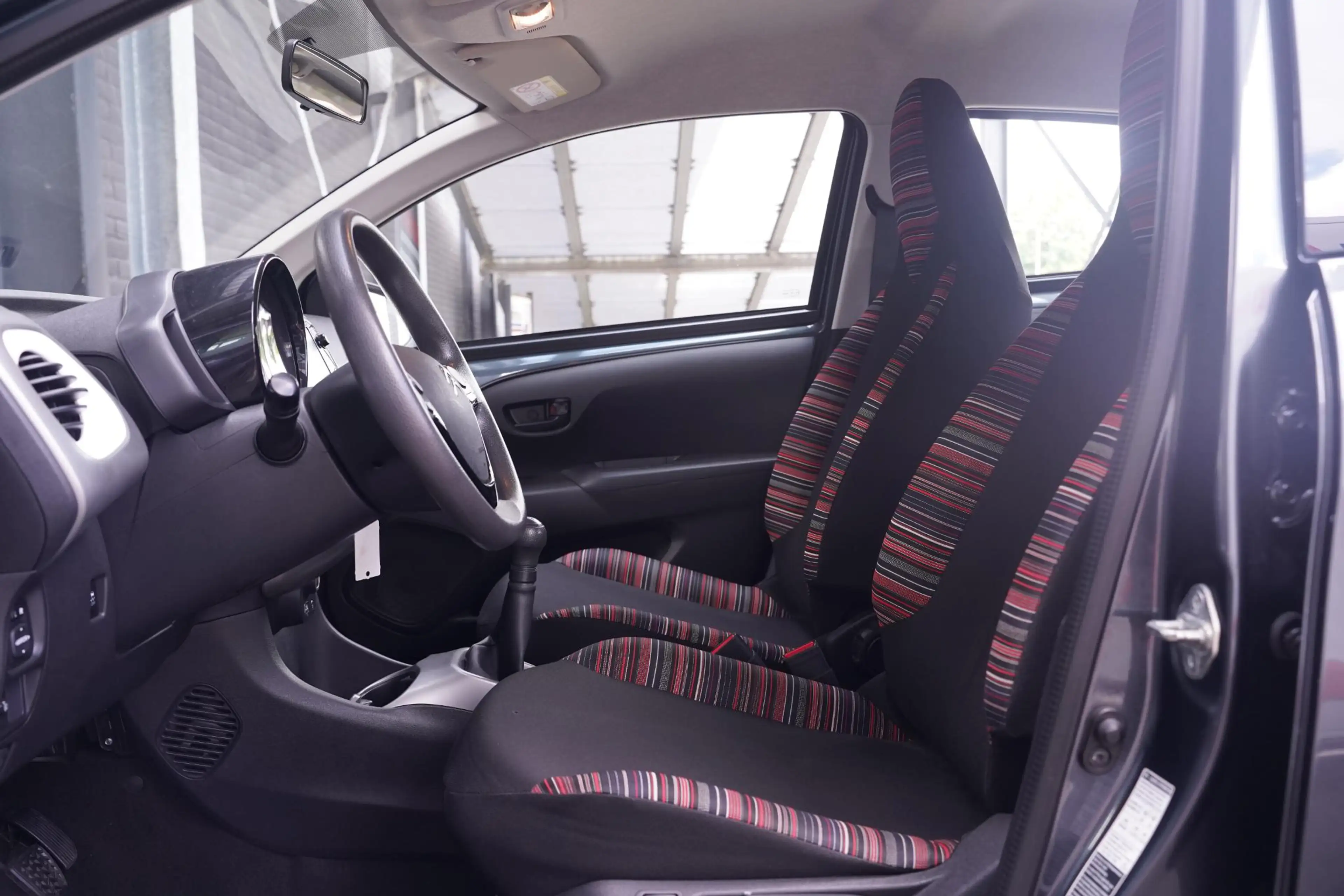 Citroen C1 1.2 PureTech Shine airco bleutooth stuurbediening — photo 32