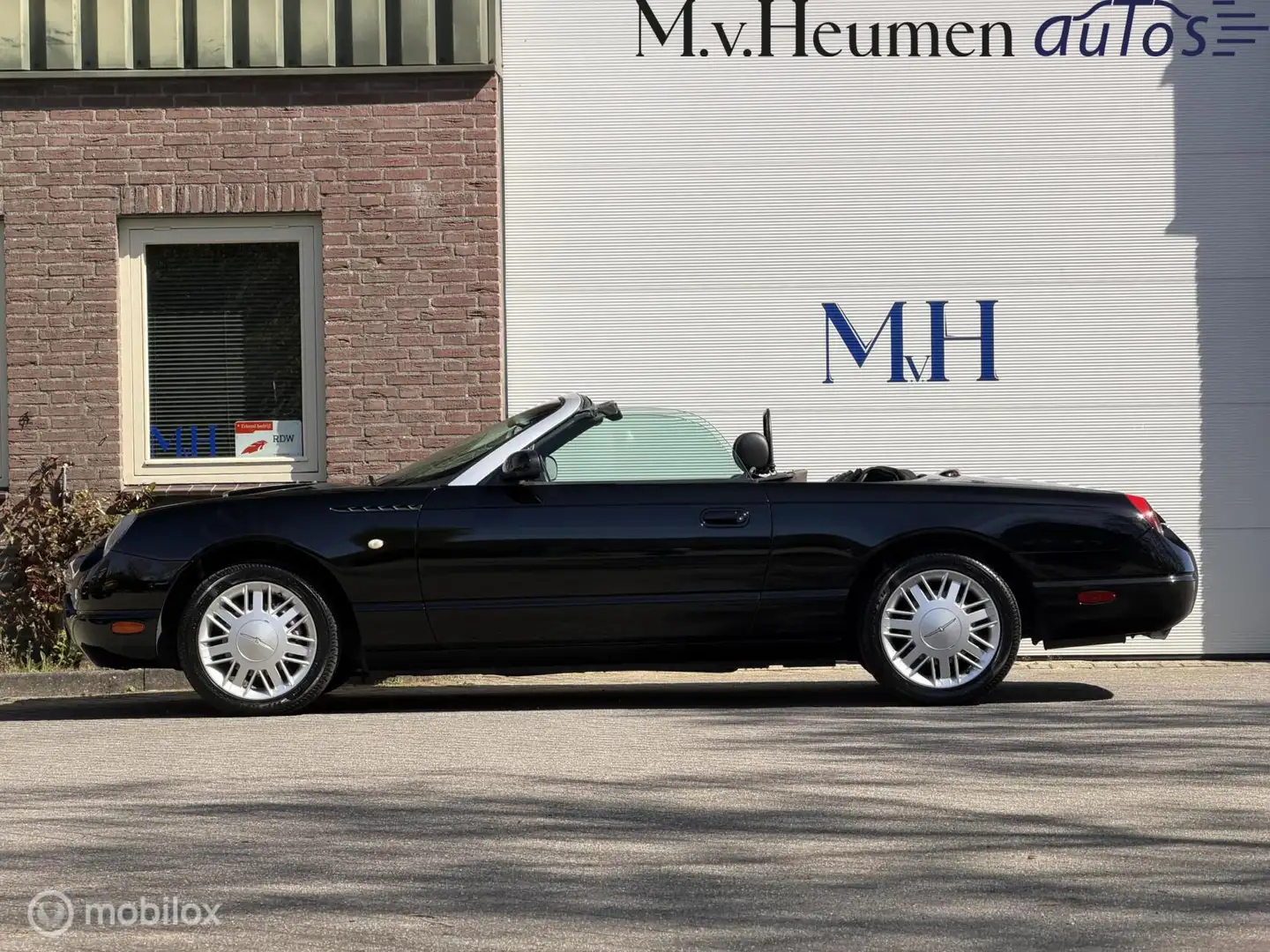 Ford Thunderbird USA 4.0 V8 Incl Hardtop CarPlay Leder Cruise Clima Schwarz - 2