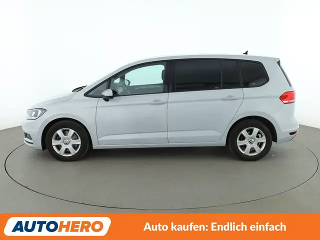 Volkswagen Touran view 3