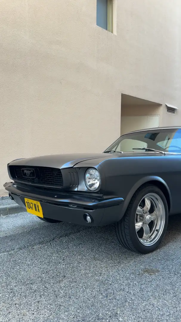 Ford Mustang - 1