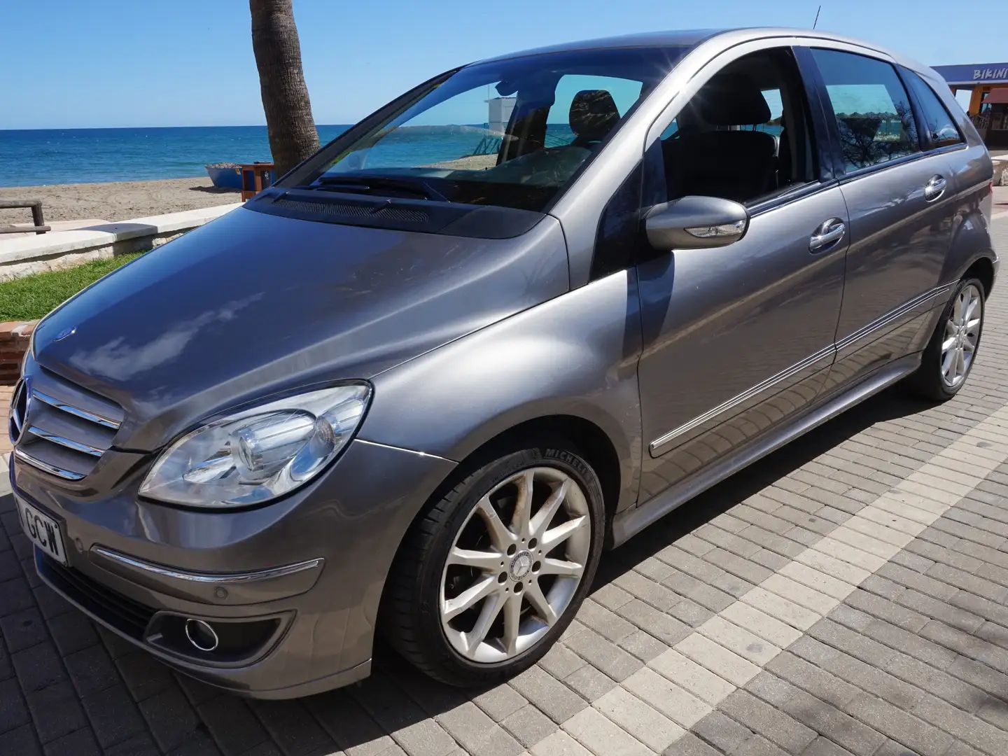 Mercedes-Benz B 180 B 180 CDI Autotronic Бежевий - 1