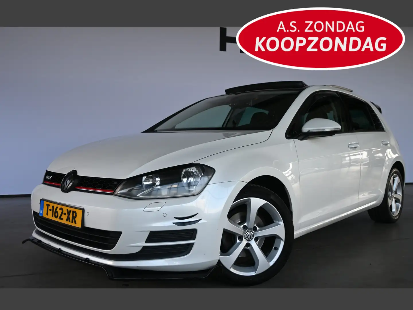 Volkswagen Golf 1.4 TSI Highline Clima Panoramadak Stoelverwarming Wit - 1
