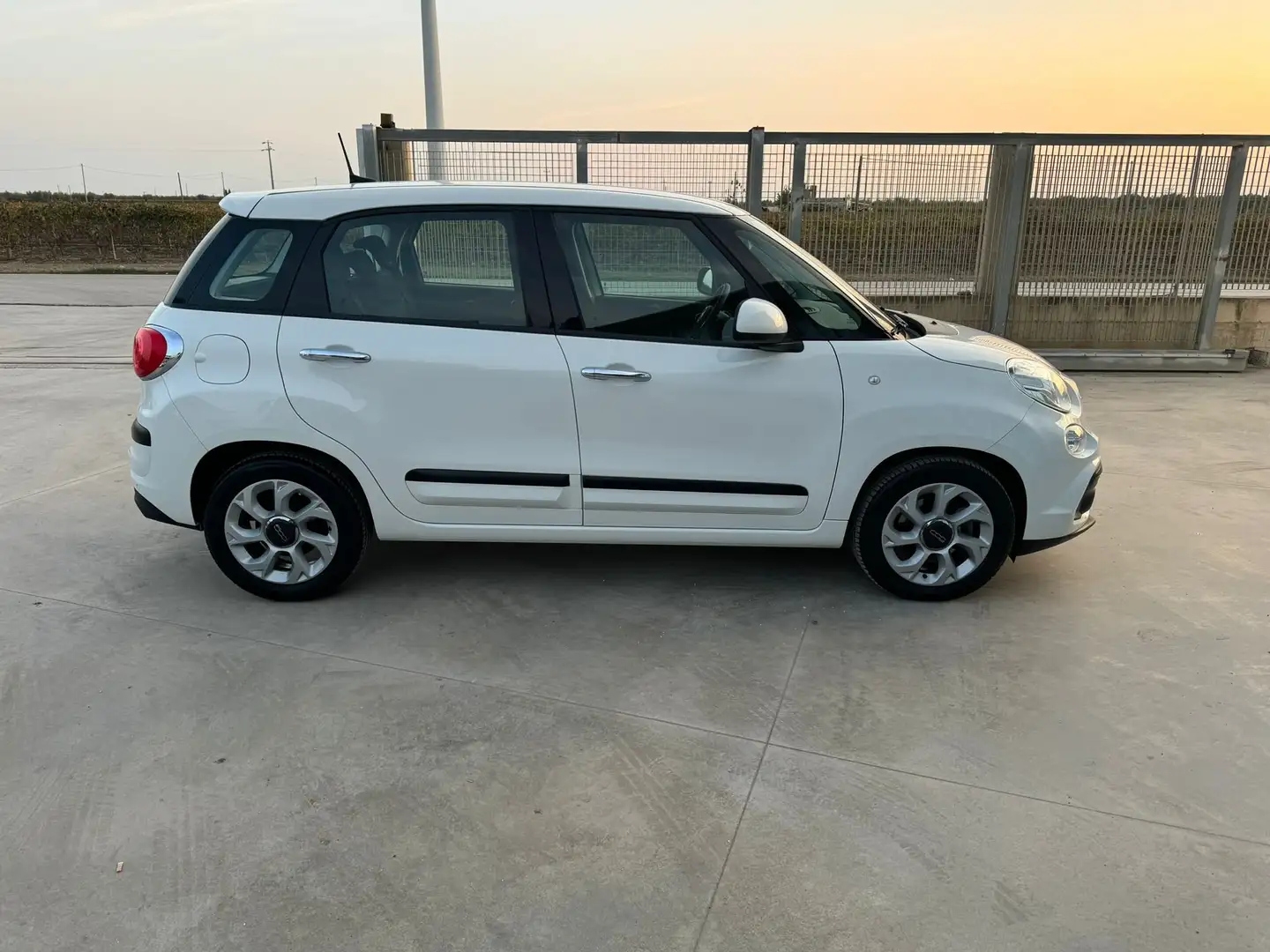 Fiat 500L 1.3mjt Business 95cv NAVI SENSORI GOMMATA PERFETTA Blanc - 2