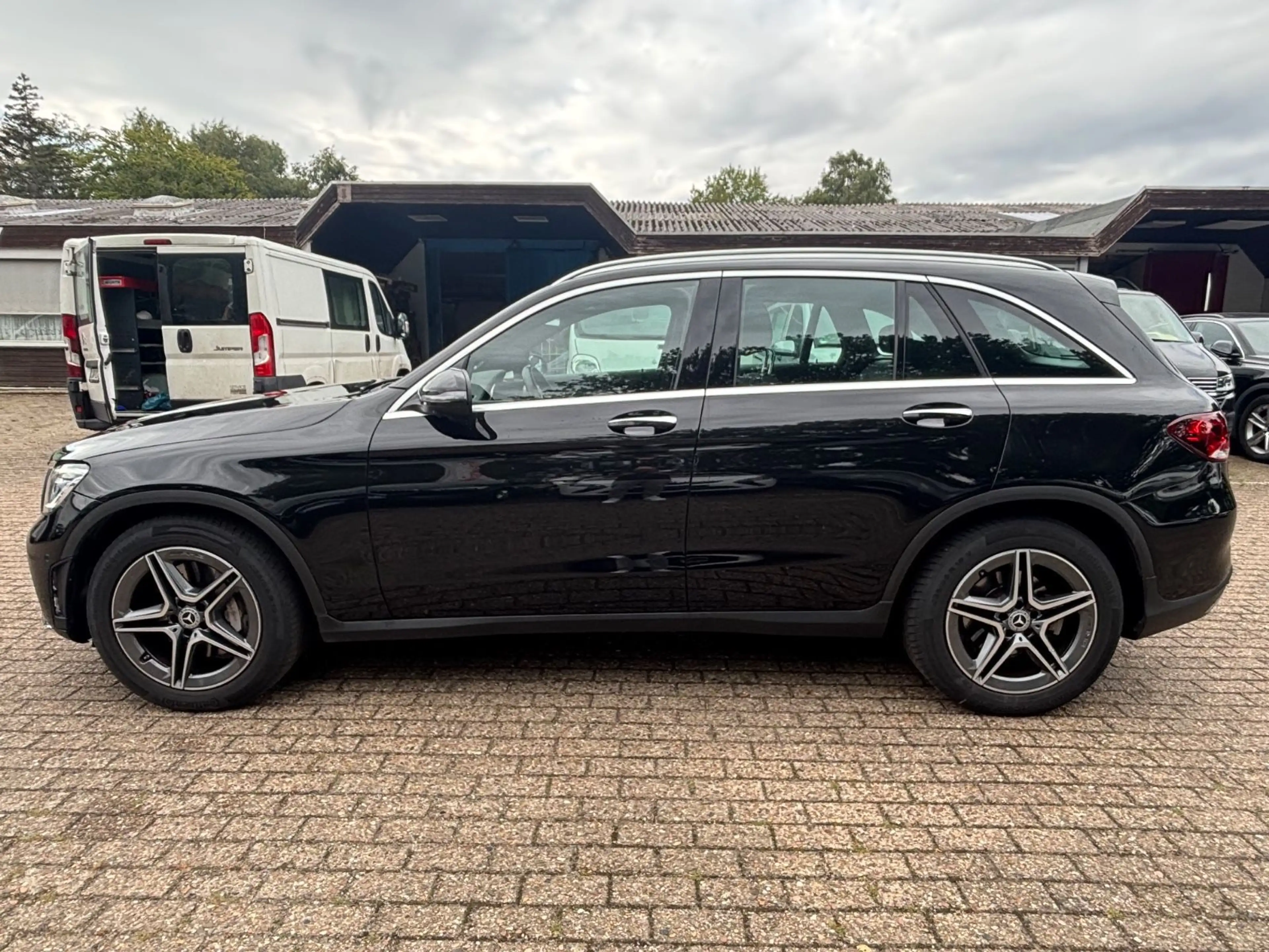 Mercedes-Benz GLC 400 d 4Matic AMG LED Pano 360° — photo 3