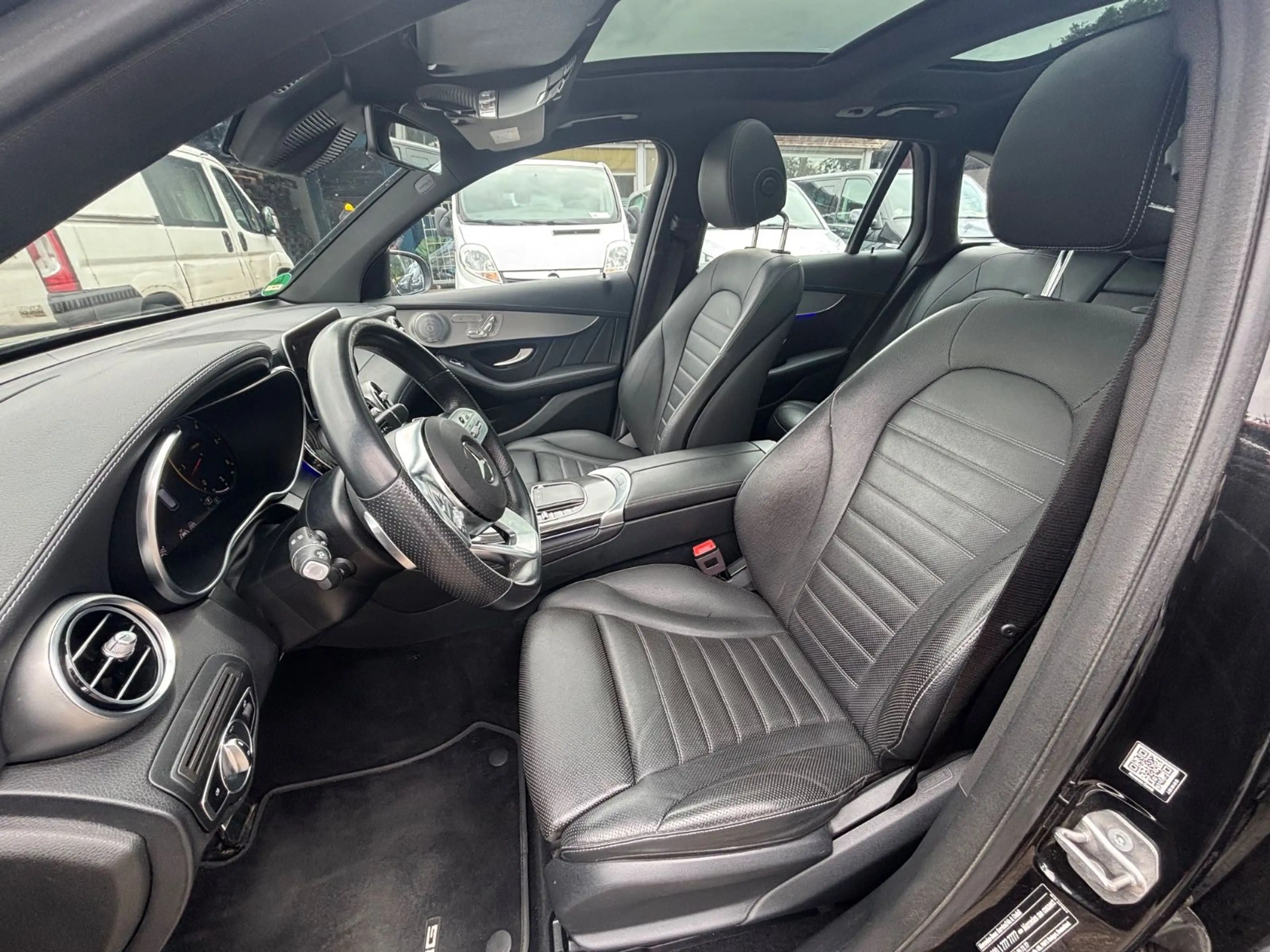 Mercedes-Benz GLC 400 d 4Matic AMG LED Pano 360° — photo 8