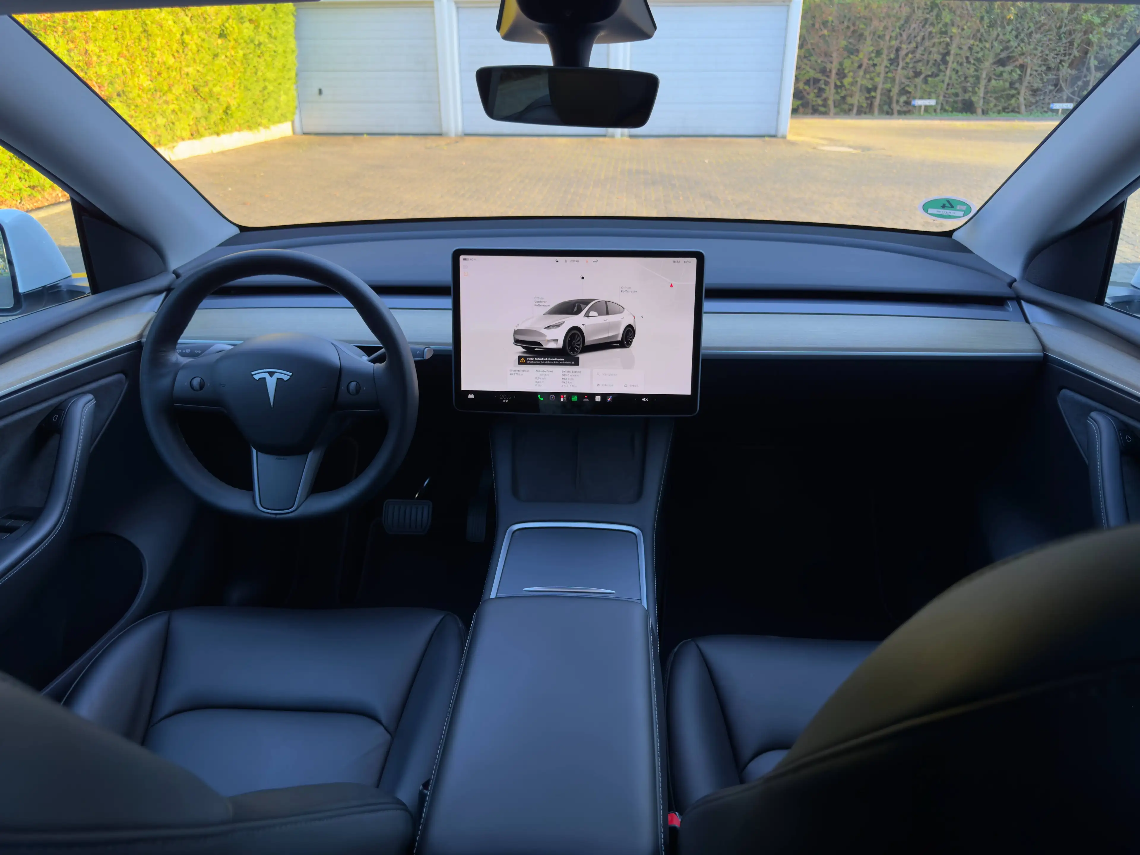 Tesla Model Y Long Range Dual AWD — photo 11