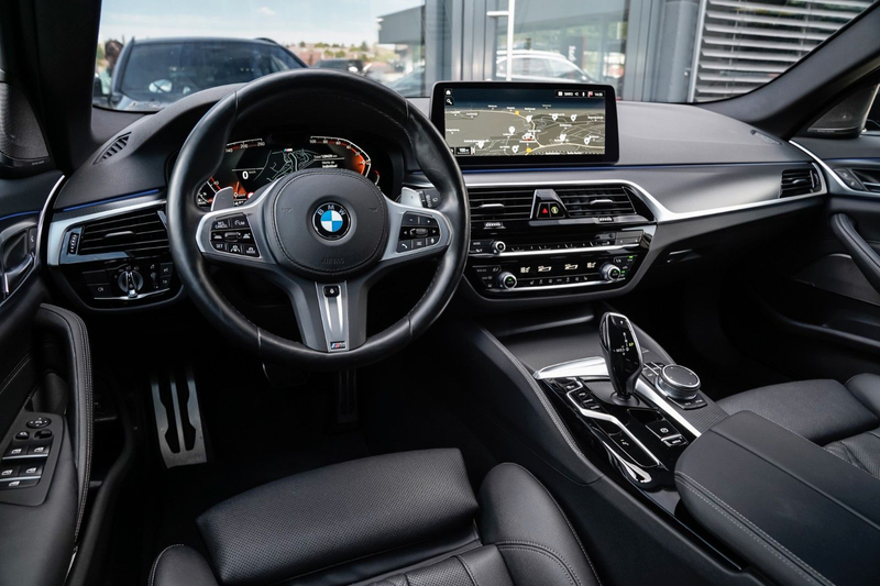 BMW 530 d xDrive Touring M Sport Pro Pano-Laser-AHK — photo 12