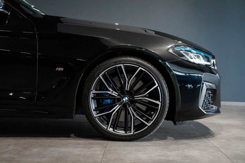 BMW 530 d xDrive Touring M Sport Pro Pano-Laser-AHK — photo 6