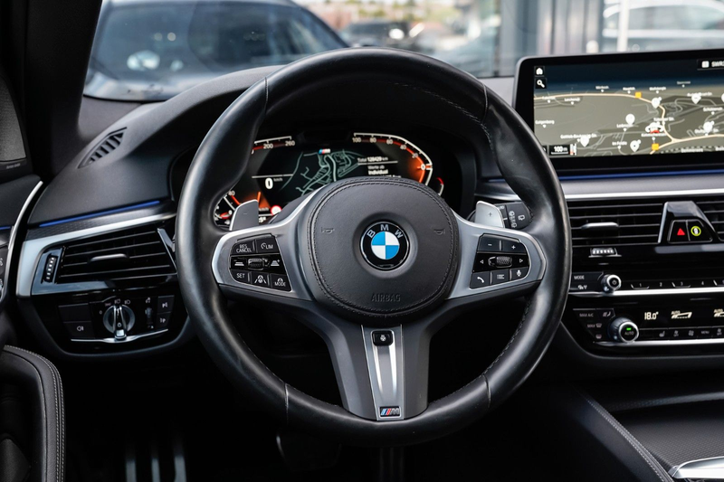 BMW 530 d xDrive Touring M Sport Pro Pano-Laser-AHK — photo 13